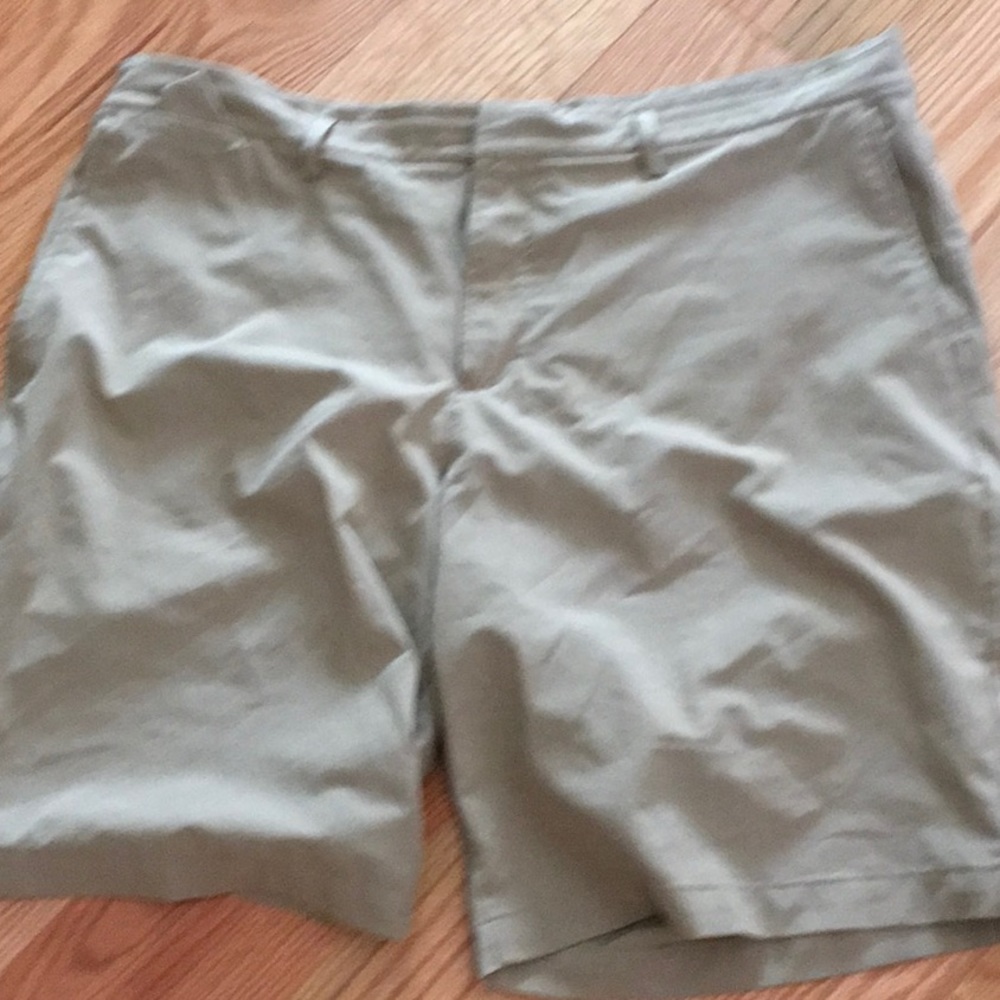 Golf shorts